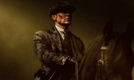 El film marca el regreso de Tommy Shelby en un contexto dominado por la guerra y las decisiones límite. El film marca el regreso de Tommy Shelby en un contexto dominado por la guerra y las decisiones límite.