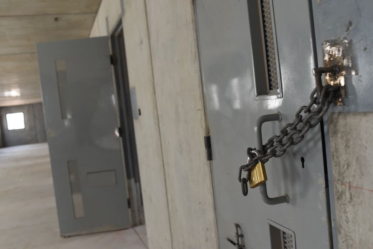 El dise&ntilde;o del establecimiento prioriza la custodia permanente y la restricci&oacute;n total de movimientos.