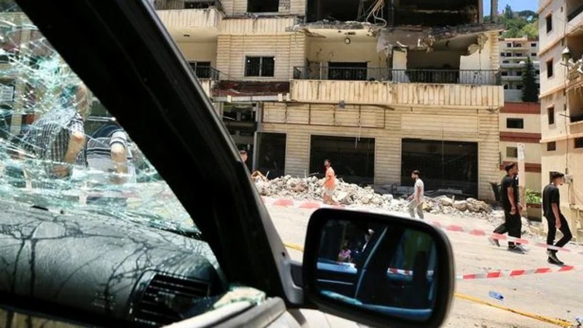 Ofensiva de Israel mató a un miembro de Hezbolá e hirió a cinco civiles en Líbano. Ofensiva de Israel mató a un miembro de Hezbolá e hirió a cinco civiles en Líbano.