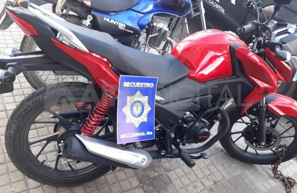 La moto incautada en el allanamiento que habría sido utilizada para cometer el robo