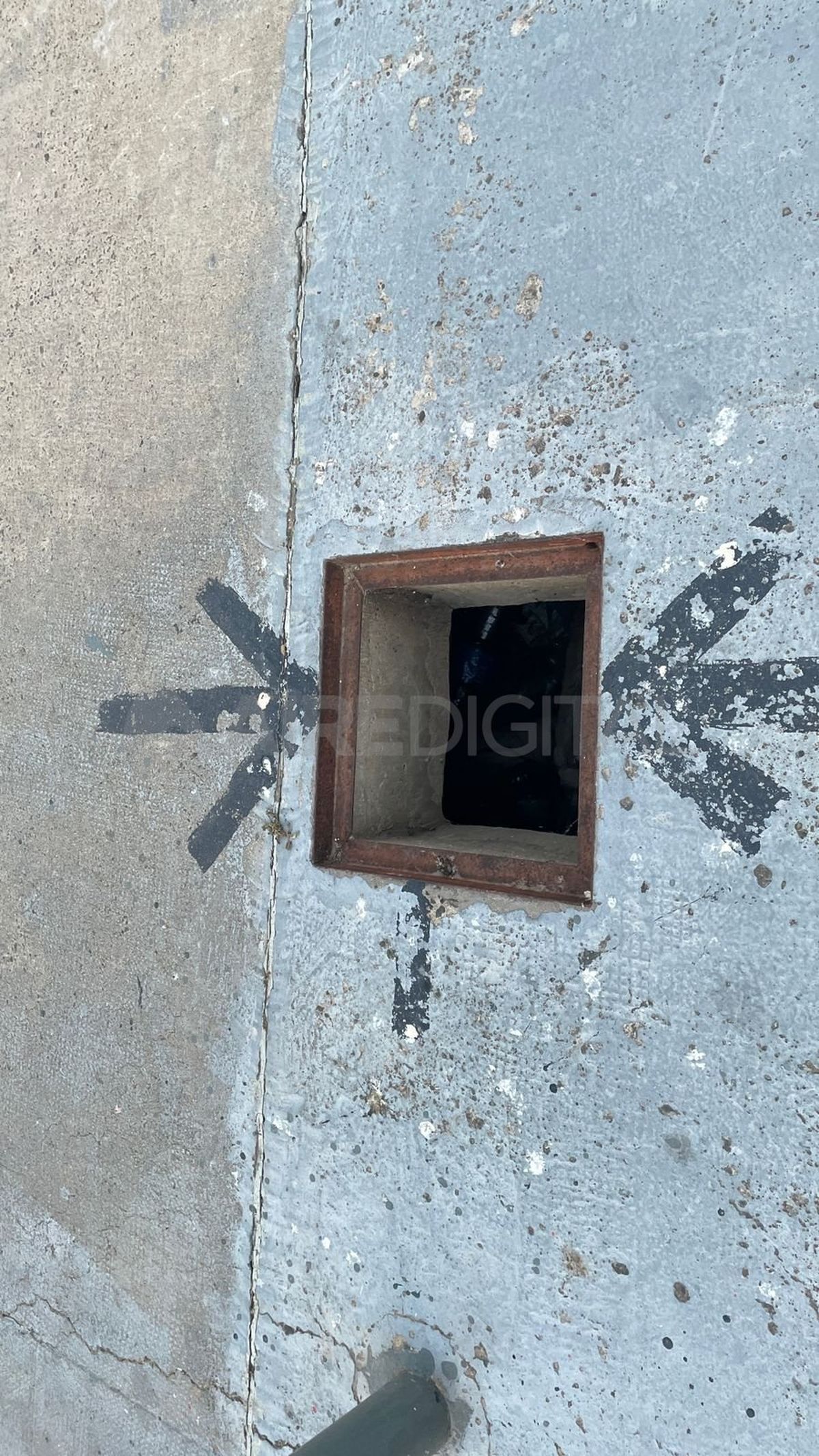 Uno de los pozos está marcado con una débil señal. Uno de los pozos está marcado con una débil señal.