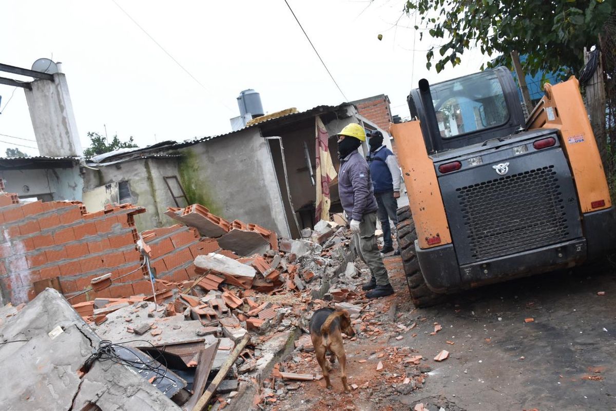 Derribaron otros dos puestos de venta de estupefacientes en Rosario.