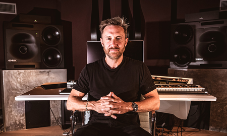 La nueva canción de David Guetta une músicos de India, China, Bulgaria, Nepal y Uzbekistán, cada uno de los cuales lanzará un remix oficial del single.
