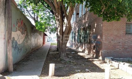 Marcos tiene 27 años y recibió un disparo en su pierna en una gresca frente a la escuela Marcos tiene 27 años y recibió un disparo en su pierna en una gresca frente a la escuela