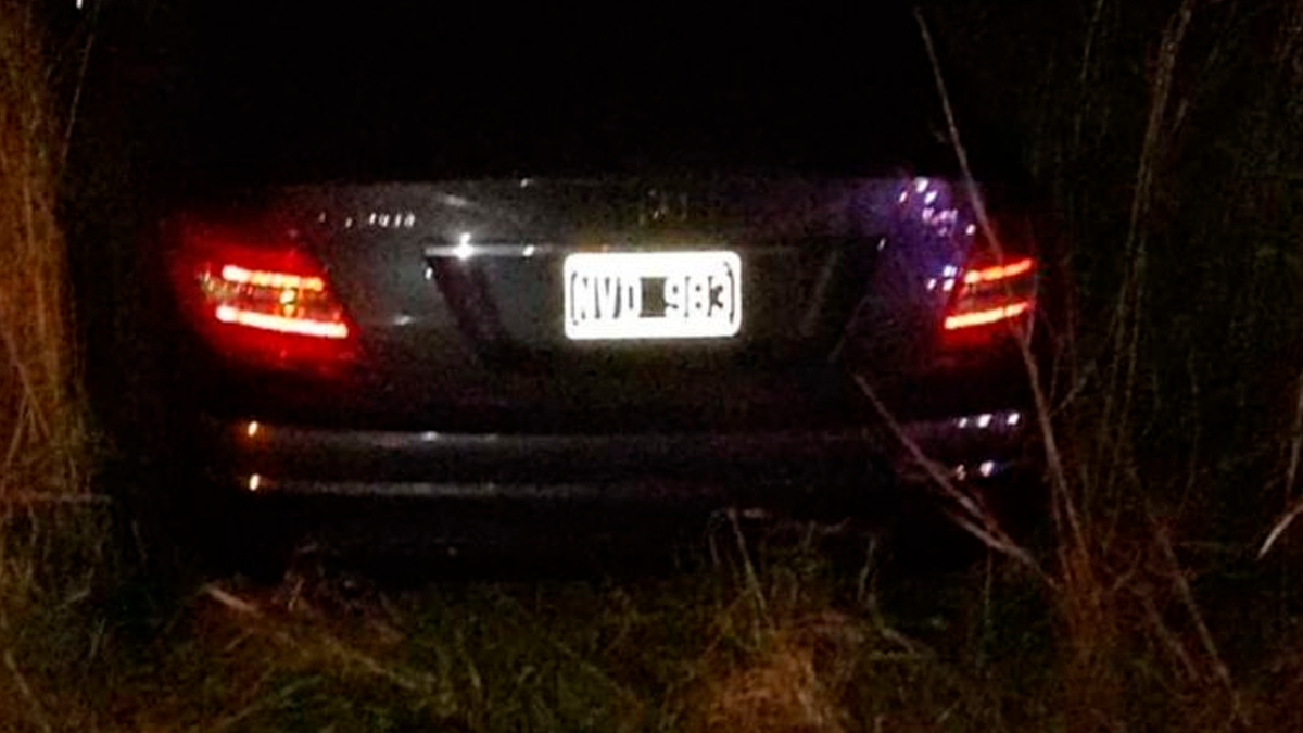 El hombre se comunicó a la comisaría local y el misterio quedó resuelto. Había ocurrido lo que sospechaban los efectivos: el conductor no había sufrido heridas en el incidente. Y