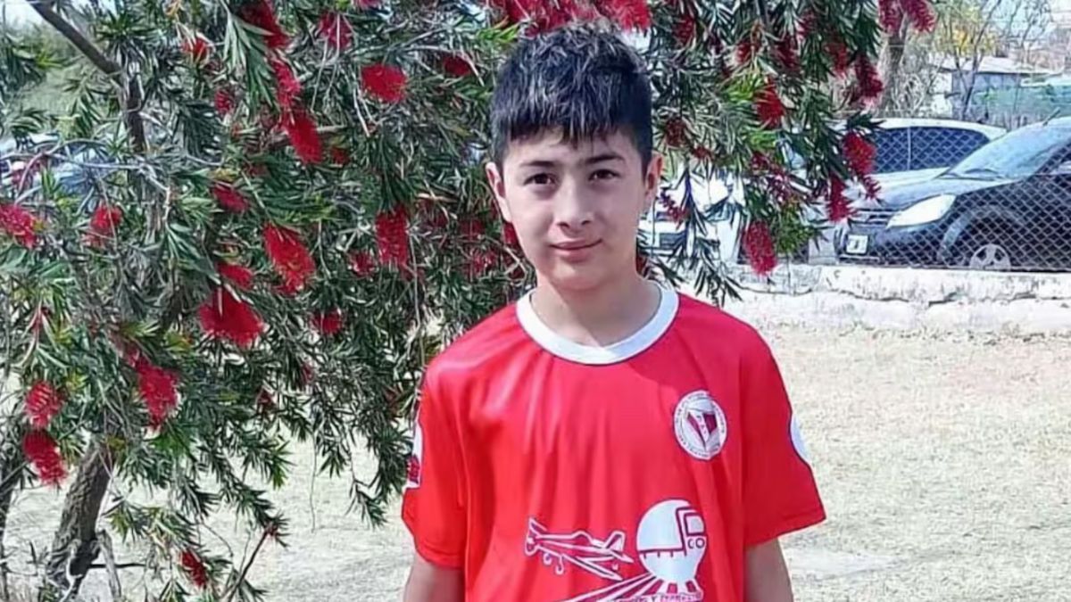 Ian Cabrera jugaba al fútbol desde los cinco años y actualmente se desempeñaba como arquero en las categorías juveniles del Club Independiente de San Cristóbal.