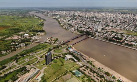 La Municipalidad de Santa Fe inició un operativo de reparación del pavimento en la Rotonda de la Mujer. Habrá cortes, desvíos y modificaciones en líneas de colectivos. La Municipalidad de Santa Fe inició un operativo de reparación del pavimento en la Rotonda de la Mujer. Habrá cortes, desvíos y modificaciones en líneas de colectivos.
