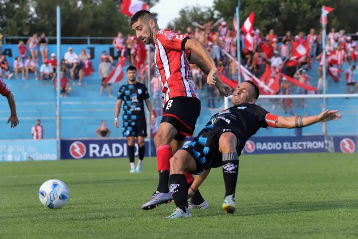 Colón de San justo cayó por penales ante Deportivo Rincón, con una bochornosa actuación del árbitro Luis Damián Martínez. Colón de San justo cayó por penales ante Deportivo Rincón, con una bochornosa actuación del árbitro Luis Damián Martínez.