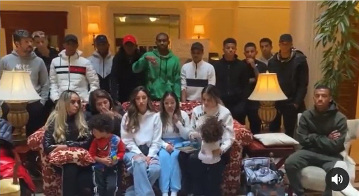 Jugaodres brasileños del Shaktar Donest y Dinamo Kiev piden ayuda a su gobierno para salir de la zona de guerra entre Rusia y Ucrania.