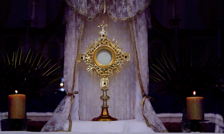 La devoción con que la mayoría de la población conmemora la Semana Santa sigue siendo importante en todo el mundo. La devoción con que la mayoría de la población conmemora la Semana Santa sigue siendo importante en todo el mundo.