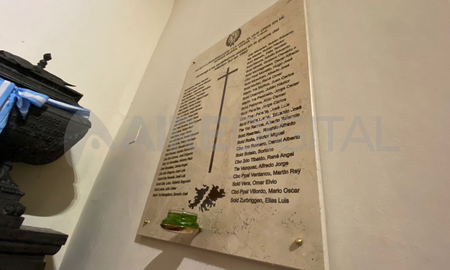 Se descubrión una placa con los nombres de los 53 caídos en Malvinas. Se descubrión una placa con los nombres de los 53 caídos en Malvinas.