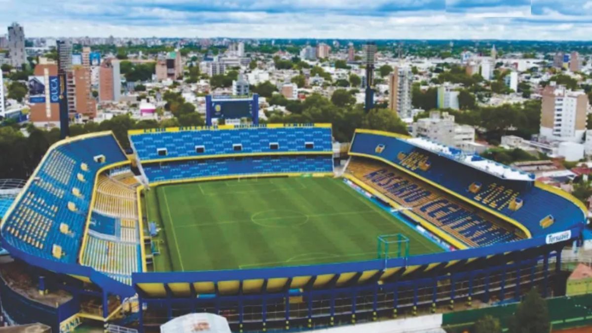 Gigante de Arroyito (donde Rosario Central hace de local). Gigante de Arroyito (donde Rosario Central hace de local).