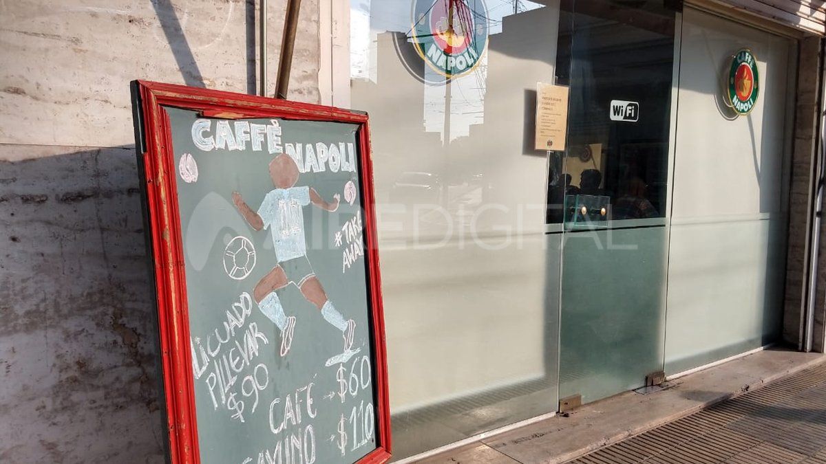Café Napoli el espíritu de Maradona en pleno macrocentro santafesino