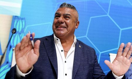 Un presidente campeón apuntó contra la AFA y le tiró un palito a Juan Román Riquelme Un presidente campeón apuntó contra la AFA y le tiró un palito a Juan Román Riquelme