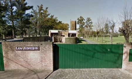 La Justicia allanó la quinta de Mauricio Macri por una denuncia de violación de la cuarentena. La Justicia allanó la quinta de Mauricio Macri por una denuncia de violación de la cuarentena.