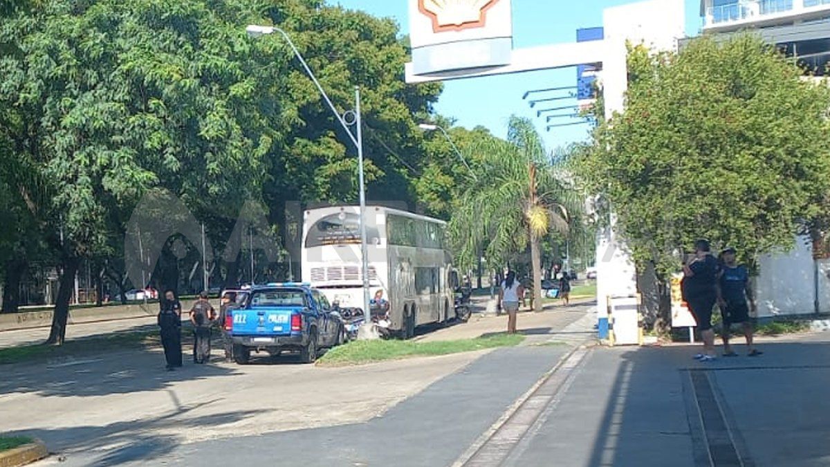 El bus fue detenido este martes por la mañana en avenida Alem