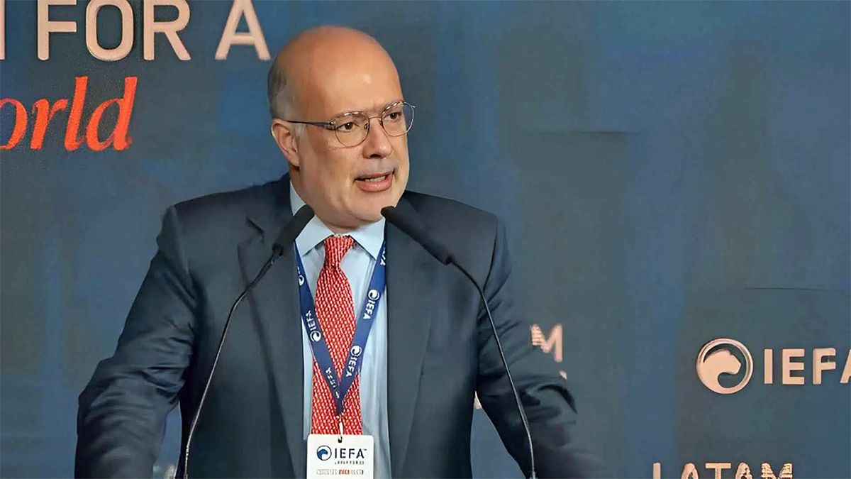 El director del Departamento del Hemisferio Occidental del FMI, Rodrigo Valdés, calificó de “impresionante” el progreso del programa económico del Gobierno de Javier Milei, pero llamó a mejorar la calidad del ajuste fiscal. El director del Departamento del Hemisferio Occidental del FMI, Rodrigo Valdés, calificó de “impresionante” el progreso del programa económico del Gobierno de Javier Milei, pero llamó a mejorar la calidad del ajuste fiscal.