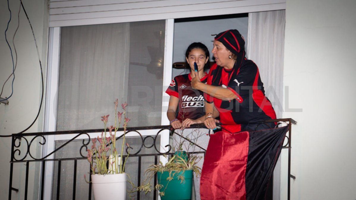 Colón campeón: la pasión sabalera salió de fiesta en las calles de Santa Fe