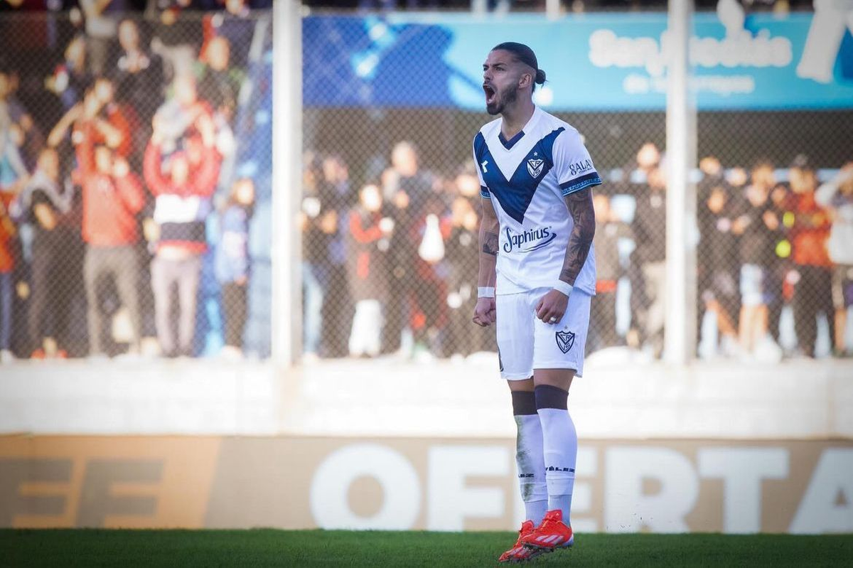 Thiago Vecino en Vélez. Thiago Vecino en Vélez.