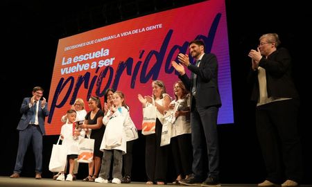 El Gobernador de la Provincia de Santa Fe, Maximiliano Pullaro llevó adelante el encuentro interministerial en ATE Casa España. El Gobernador de la Provincia de Santa Fe, Maximiliano Pullaro llevó adelante el encuentro interministerial en ATE Casa España.