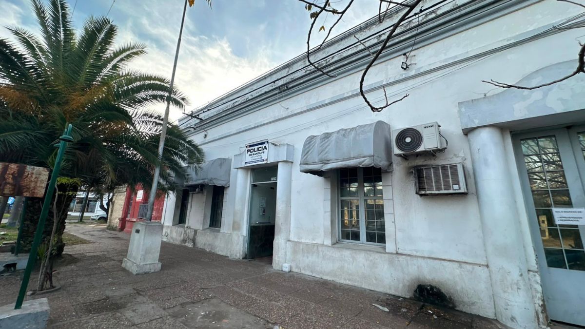 La sede de la Comisaría Octava, escenario de la investigación por la muerte de Mauro González.