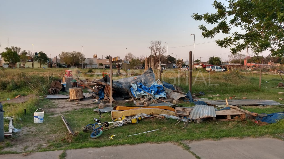 Desalojo de los terrenos públicos ocupados ilegalmente en el barrio Transporte