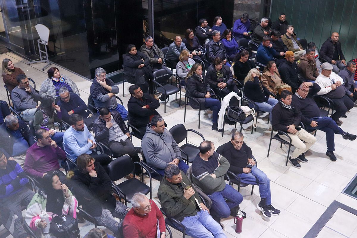 Los Secretarios y Secretarias&nbsp;Generales de Festram resolvieron seguir adelante con el plan de lucha.