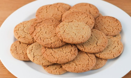 Galletitas de miel: el sabor natural y suave que conquista desde el primer bocado. Galletitas de miel: el sabor natural y suave que conquista desde el primer bocado.