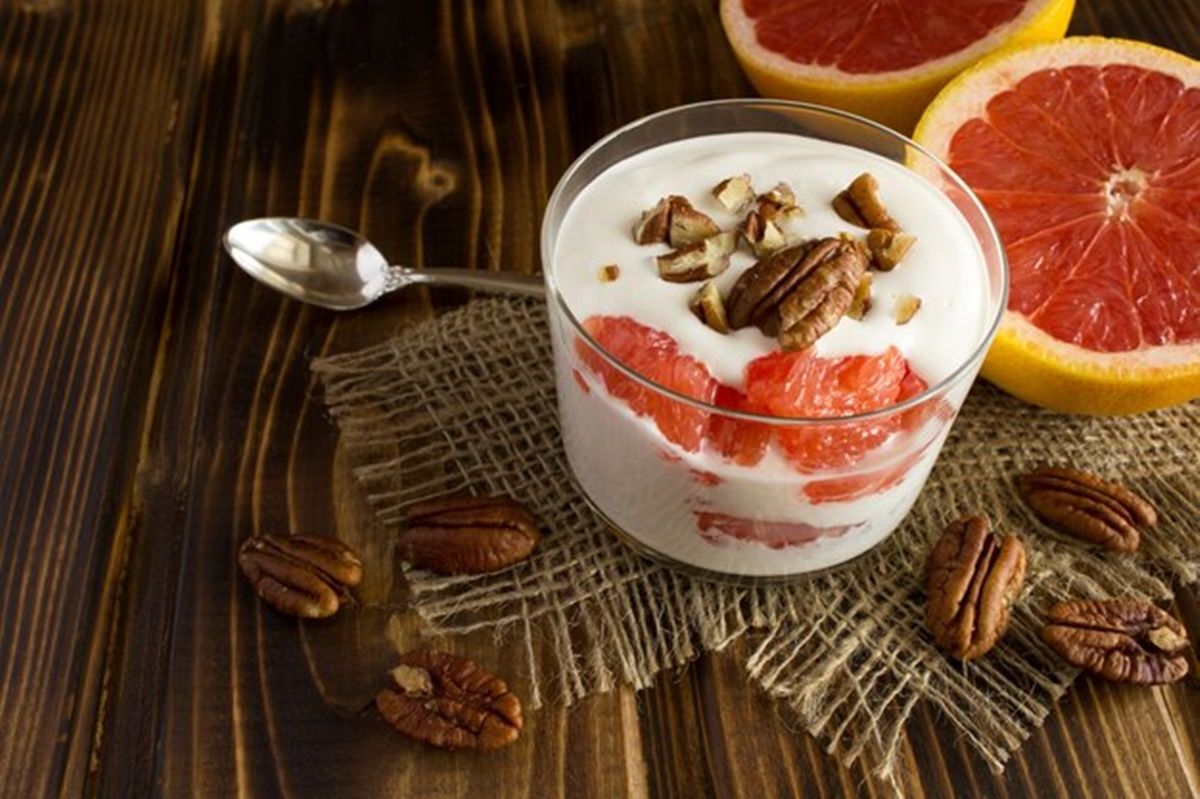 i quieres un desayuno más completo, puedes añadir al bol una porción de frutos secos o semillas. i quieres un desayuno más completo, puedes añadir al bol una porción de frutos secos o semillas.