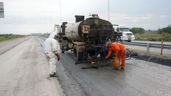 Autopista: por el avance de la obra del tercer carril, se implementan desvíos para camiones