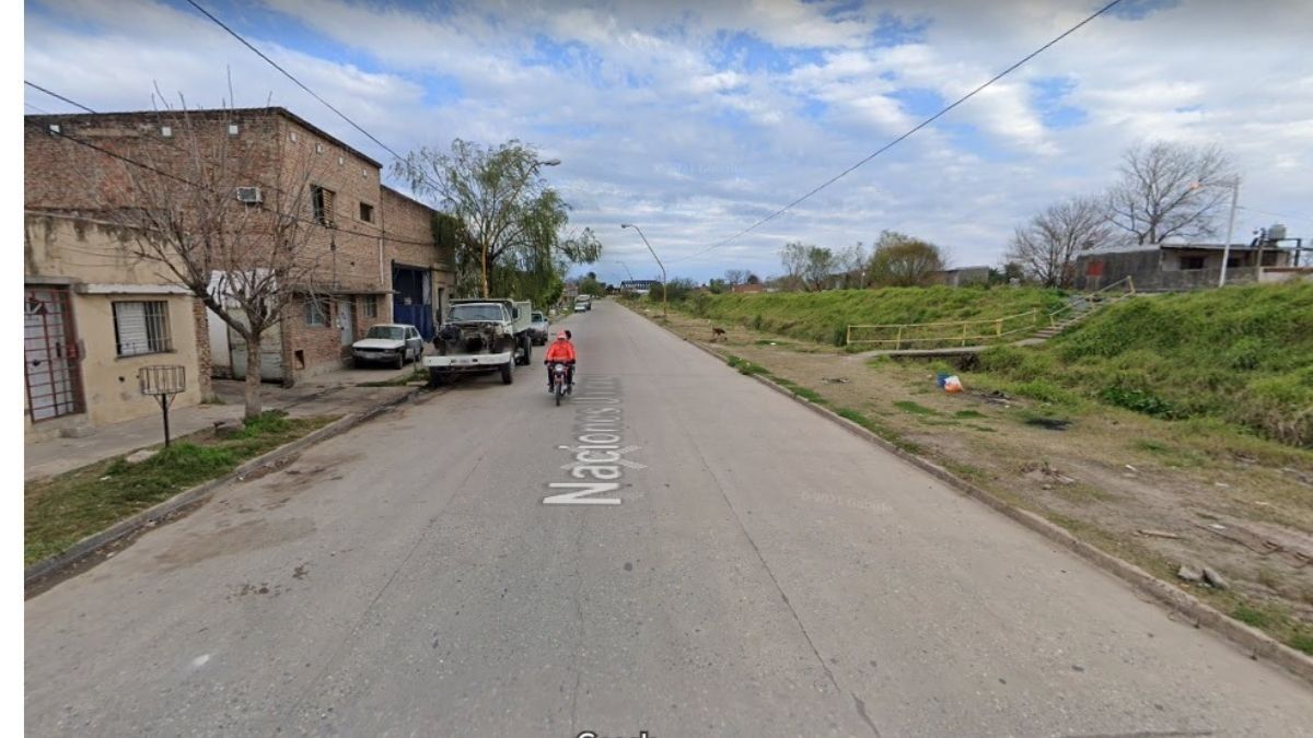 Hirieron a un joven de 29 años para robarle la moto, en cercanías del Parque Juan de Garay.