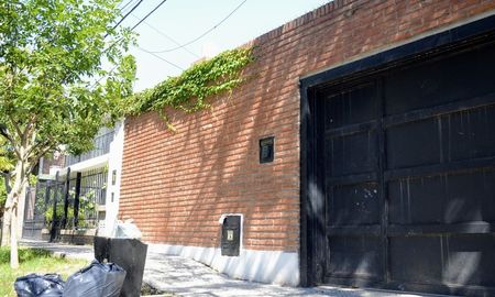La vivienda atacada se ubica en Agüero al 4300, en el barrio La Florida de la zona norte de Rosario. La vivienda atacada se ubica en Agüero al 4300, en el barrio La Florida de la zona norte de Rosario.