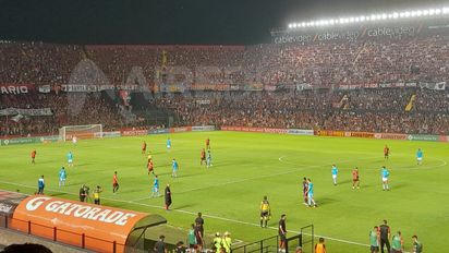 Con angustia, Colón venció 2 a 1 al Cadu en su primera misión de la 