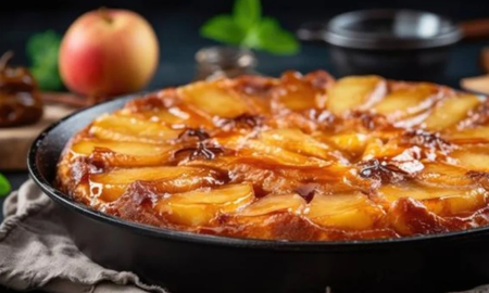 Budín de manzana en sartén y sin harina. Budín de manzana en sartén y sin harina.