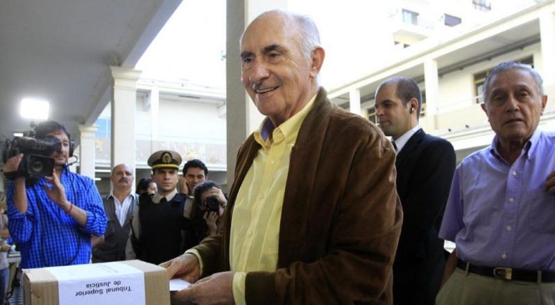 Fernando de la Rúa sufrió un infarto y debió ser operado