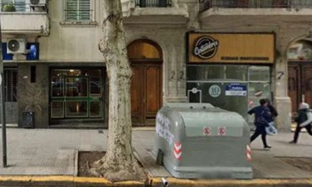 El edificio ubicado en avenida General Las Heras 2143, en Recoleta, donde una mujer fue hallada sin vida tras un escape de gas y otra, de 95 años, resultó intoxicada. El edificio ubicado en avenida General Las Heras 2143, en Recoleta, donde una mujer fue hallada sin vida tras un escape de gas y otra, de 95 años, resultó intoxicada.