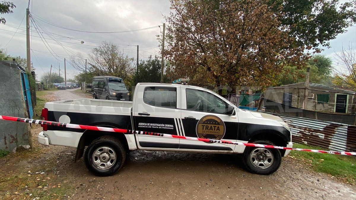 Mónica Aquino residía en una casa del barrio Varadero Sarsotti que fue centro de múltiples rastrillajes para dar con la mujer aún desaparecida. Mónica Aquino residía en una casa del barrio Varadero Sarsotti que fue centro de múltiples rastrillajes para dar con la mujer aún desaparecida.