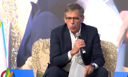 Emilio Jatón participó como disertante en el panel “Glocalización: Políticas públicas para promover las ciudades circulares” Emilio Jatón participó como disertante en el panel “Glocalización: Políticas públicas para promover las ciudades circulares”