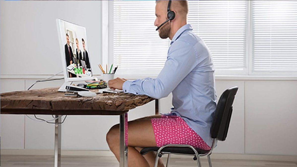 Home Office: uno de cada diez empleados disfruta trabajar desnudo