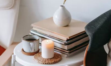 Ventilar a diario y usar sprays caseros son rutinas simples para un hogar perfumado. Ventilar a diario y usar sprays caseros son rutinas simples para un hogar perfumado.