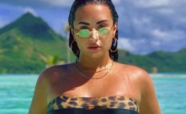 Fanáticos de Demi Lovato furiosos por su publicación de fotos íntimas