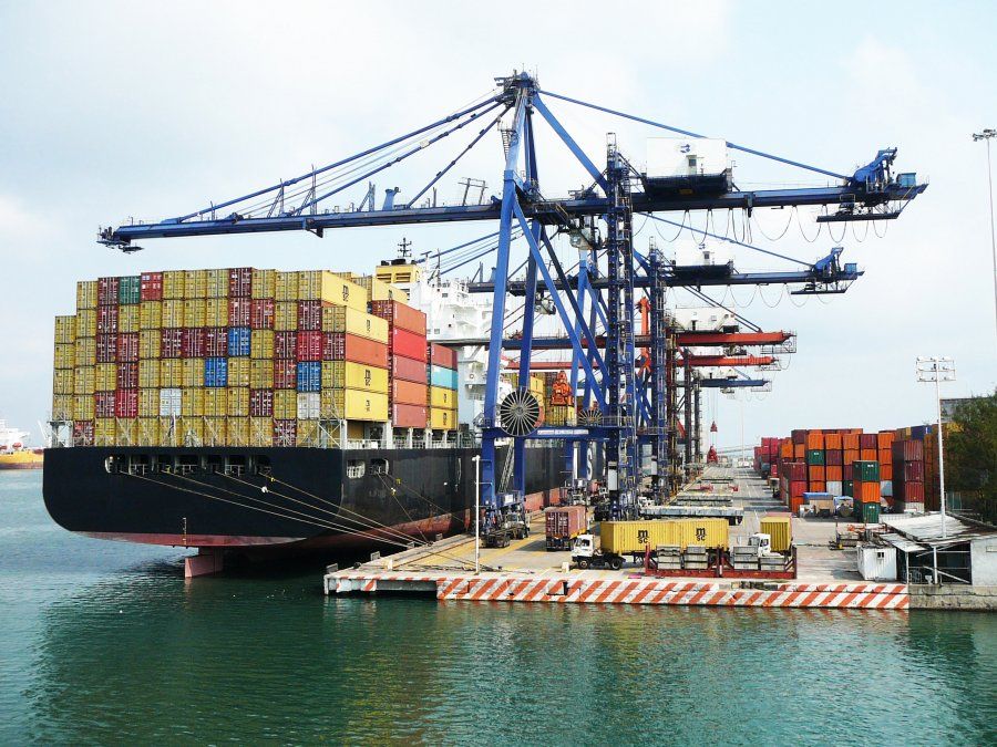 Del Frade hace referencia a publicaciones especializadas en econom&iacute;a, donde se publican todos los a&ntilde;os el ranking de las mil empresas que m&aacute;s venden en Argentina, basada en los balances de las firmas presentadas ante la Bolsa de Comercio de Buenos Aires.