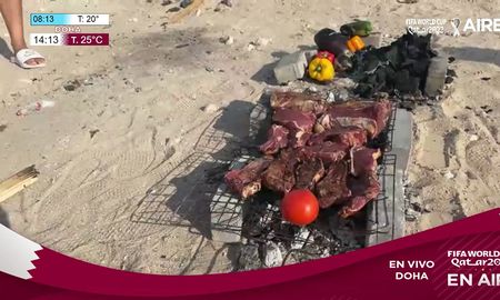 Con asado, los argentinos celebran el partido contra Croacia por un lugar en la final de la Copa del Mundo. Con asado, los argentinos celebran el partido contra Croacia por un lugar en la final de la Copa del Mundo.