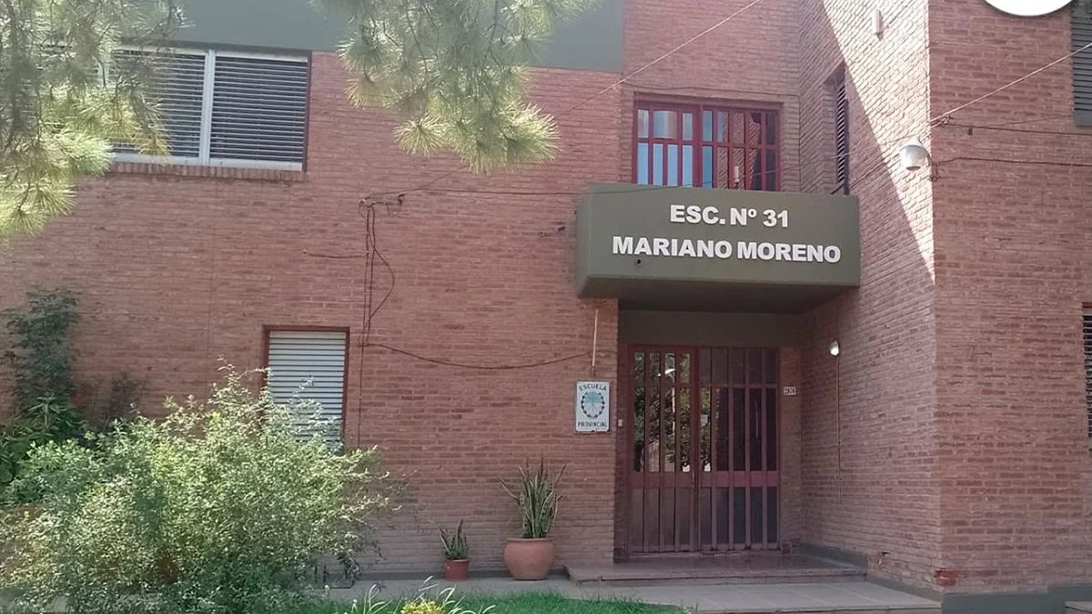 Pullaro se refirió al paro impulsado por Ctera a nivel nacional al afirmar que “desde Buenos Aires no nos van a venir a marcar la cancha. (Roberto) Baradel no va a venir a decirle a la provincia cuando tenemos que parar las escuelas". Pullaro se refirió al paro impulsado por Ctera a nivel nacional al afirmar que “desde Buenos Aires no nos van a venir a marcar la cancha. (Roberto) Baradel no va a venir a decirle a la provincia cuando tenemos que parar las escuelas".