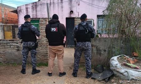 Guzmán Donoso, Sifra y Firmani fueron detenidos en allanamientos realizados por la División de Inteligencia de la PDI en Baigorria. Guzmán Donoso, Sifra y Firmani fueron detenidos en allanamientos realizados por la División de Inteligencia de la PDI en Baigorria.