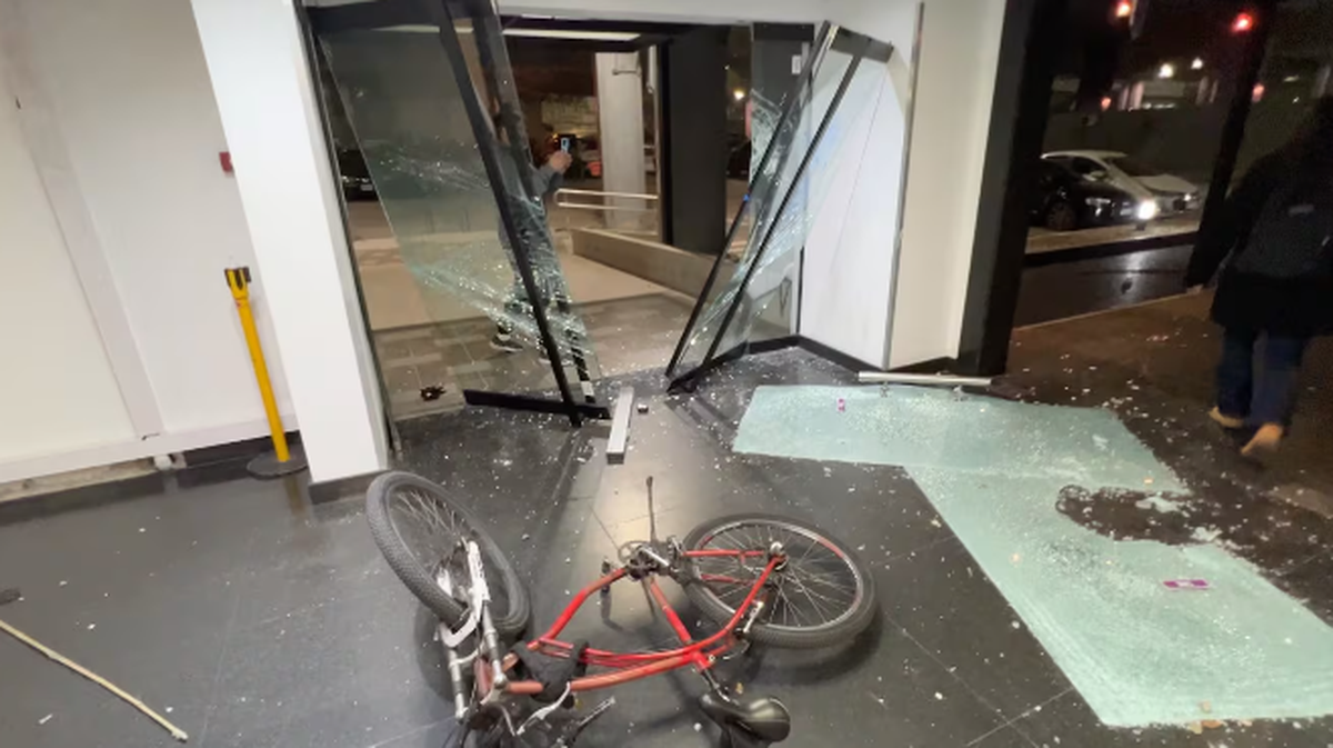 Los destrozos se produjeron en estudios de televisión cercanos al domicilio de Cristina Kirchner.