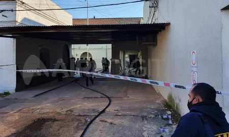 Cerca de las 8.30, una explosión sacudió a la oficina lindera al patio central de la URI. Cerca de las 8.30, una explosión sacudió a la oficina lindera al patio central de la URI.