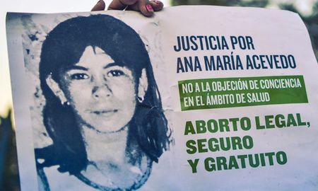 Este 17 de mayo se cumplen 14 años de la muerte de Ana María Acevedo, la joven que se convirtió en un ícono en la lucha por el aborto legal. Desde la Multisectorial de Mujeres de Santa Fe junto a la Asociación Civil Palabras recordarán a la joven madre a través de las redes sociales. Este 17 de mayo se cumplen 14 años de la muerte de Ana María Acevedo, la joven que se convirtió en un ícono en la lucha por el aborto legal. Desde la Multisectorial de Mujeres de Santa Fe junto a la Asociación Civil Palabras recordarán a la joven madre a través de las redes sociales.
