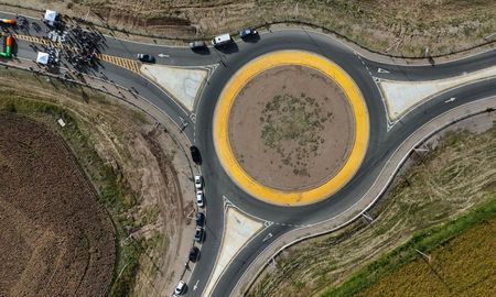 El Gobierno Provincial inauguró este viernes diferentes obras en el Departamento General López. El Gobierno Provincial inauguró este viernes diferentes obras en el Departamento General López.