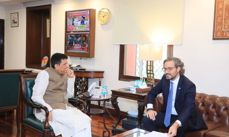 El canciller argentino, Santiago Cafiero, se reunión con el ministro de Comercio e Industria de India, Piyush Goyal. El canciller argentino, Santiago Cafiero, se reunión con el ministro de Comercio e Industria de India, Piyush Goyal.